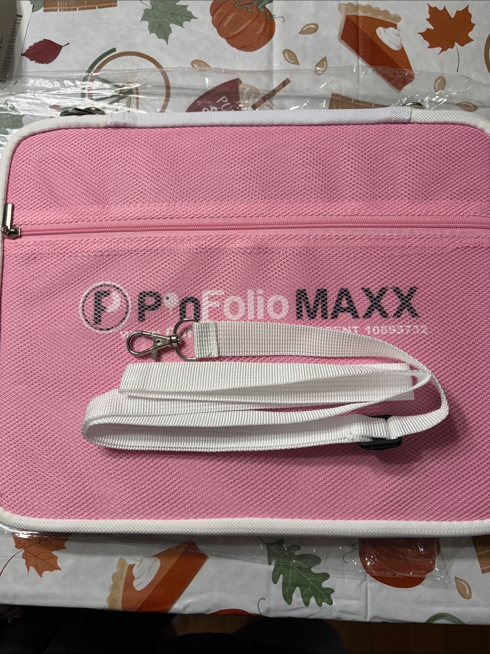 Pinfolio Maxx pin Case - Picture 2 of 5